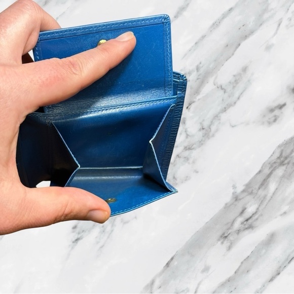 Louis Vuitton Authentic Blue Epi Leather Compact Wallet - Picture 12 of 15